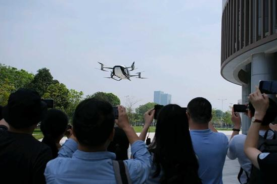 2025低空经济报： 飞行汽车离我们有多远